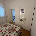 3m With Free Parking Apartman